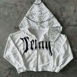 Sudadera con capucha asimétrica con cremallera y un estampado único.