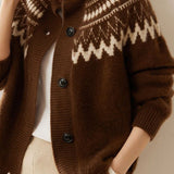 Cárdigan de punto retro Fair Isle con cuello redondo y bloques geométricos.