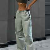 Pantalones cargo holgados con cintura elástica y cordón.