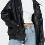 Atuendo elegante, chic y moderno para mujer.