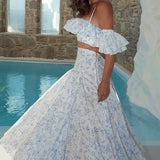 Conjunto de dos piezas: vestido largo con volantes y estampado floral con hombros descubiertos