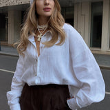 Una blusa relajada, sencilla y holgada, ideal para usar a diario.