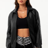 chaqueta de cuero con solapas extragrandes
