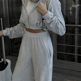 Conjunto deportivo para mujer: chaqueta corta con cremallera y capucha, pantalón de cintura alta