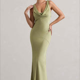 Vestido de noche sirena de satén con cuello vuelto