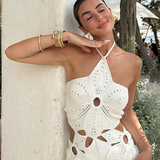 Vestido de mujer - Tejido a crochet - Corte ajustado - Espalda abierta - Recortes elegantes