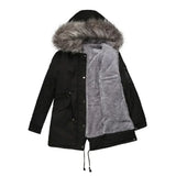 Parka de mujer elegante, funcional y versátil.
