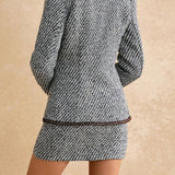 Conjunto de dos piezas: chaqueta y falda de tweed vintage con vueltas en la espalda
