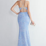 Elegante vestido de noche de terciopelo con lentejuelas