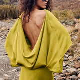 Minivestido holgado con espalda baja y cuello vuelto