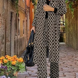 Thea - Un atuendo inusual para los amantes de la moda.