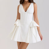 Vestido de noche abullonado con corsé y escote en pico