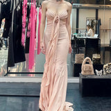 Vestido largo sin espalda con tirantes finos y estampado rosa 3D
