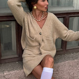 Elegante conjunto de dos piezas de cárdigan y falda de tweed liso