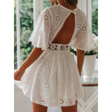 Vestido de mujer - Encaje calado - Cintura ajustada - Mangas cortas acampanadas