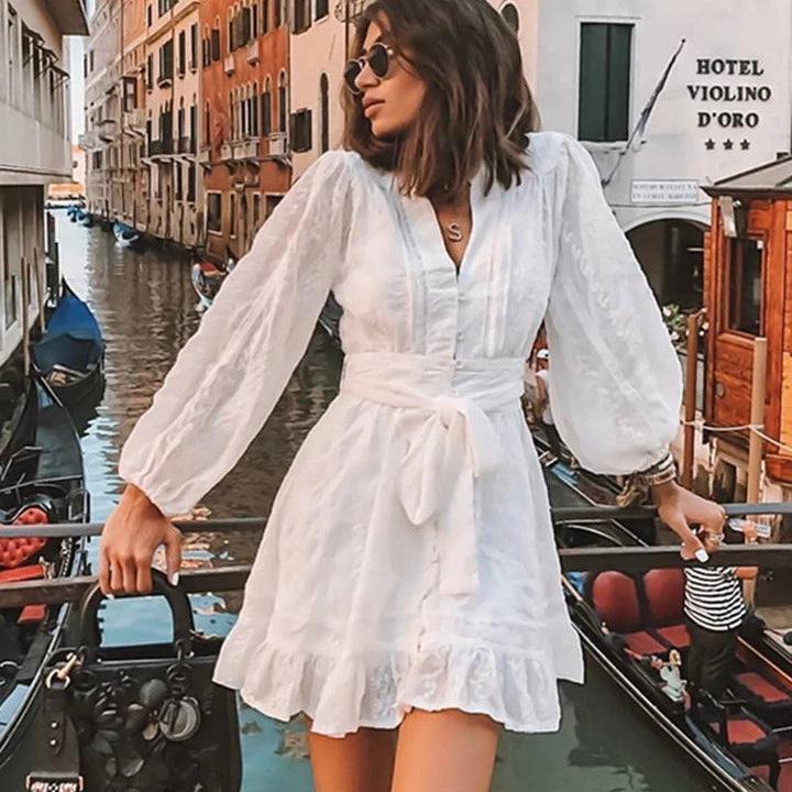 Vestido mini de mujer – Mangas abullonadas – Cintura con lazo – Bajo con volantes – Tejido transpirable