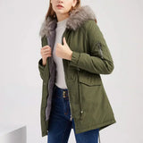 Parka de mujer elegante, funcional y versátil.