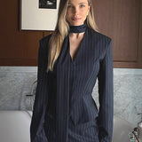 Conjunto de dos piezas: blazer de rayas con escote en pico y falda ajustada