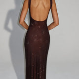 Vestido de noche ajustado con lentejuelas y pedrería