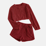Conjunto de ropa de estar por casa para mujer: top corto de manga larga y pantalones cortos suaves de cintura alta.