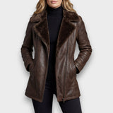 Ravela – Elegancia con piel de oveja – Chaqueta de cuero