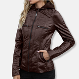 Chaqueta de cuero para mujer – Corte entallado – Capucha – Bolsillos con cremallera – Largo hasta la cintura