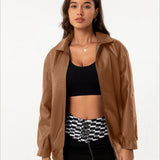chaqueta de cuero con solapas extragrandes
