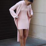 Conjunto de dos piezas: vestido de tirantes de punto y cárdigan largo ajustado