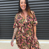 Vestido de mujer - Estampado floral - Corte acampanado - Cuello en V - Mangas cortas con volantes