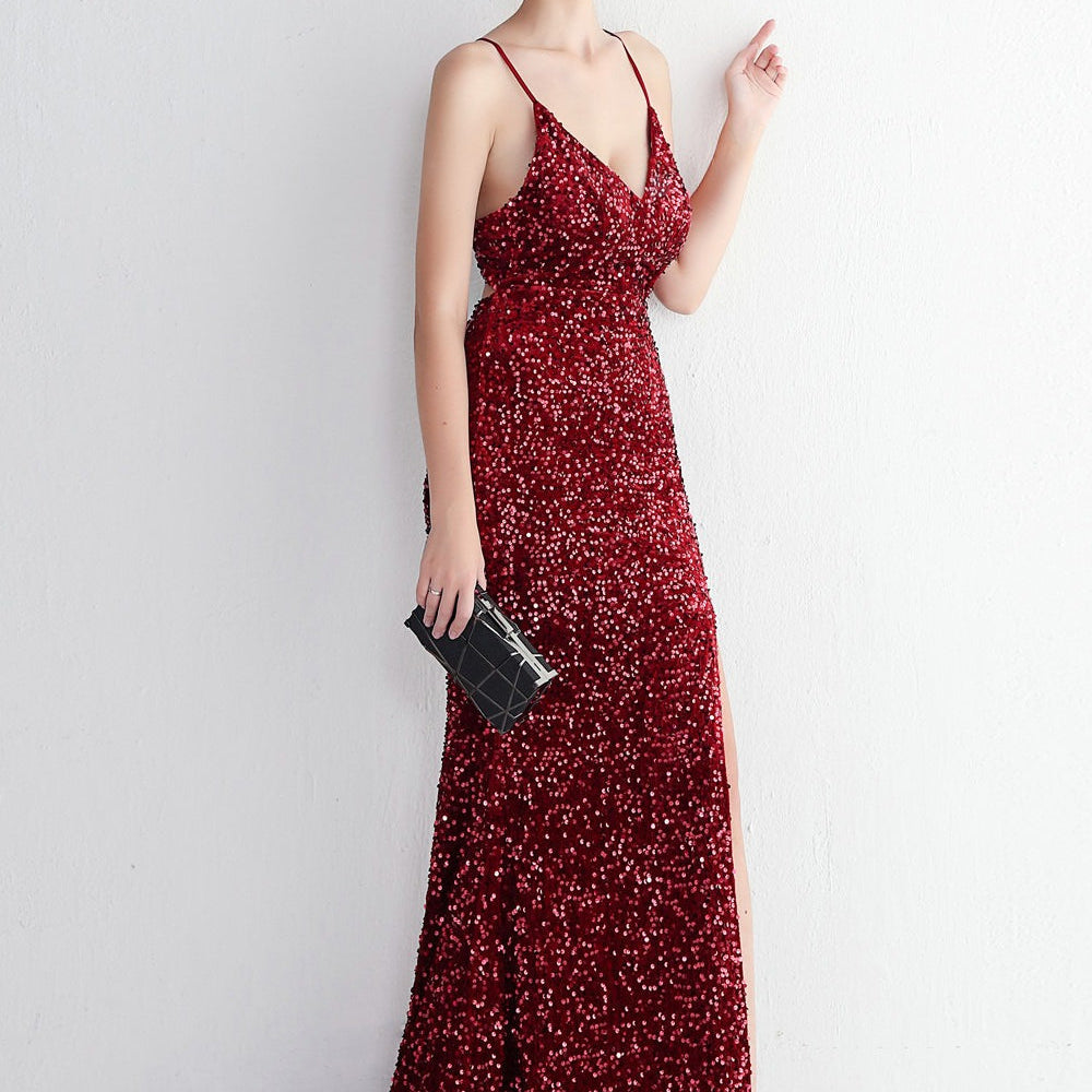 Elegante vestido de noche de terciopelo con lentejuelas