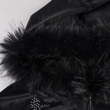Sudadera gótica con capucha de corte entallado con paneles de piel y diamantes de imitación.