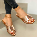 Sandalias planas de mujer – Acabado charol – Tiras cruzadas – Punta abierta cómoda