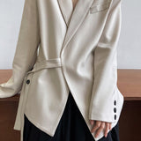 Blazer drapeado de moda con cuello manzana