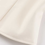 Chaqueta de cuero ajustada con cuello alto