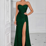 Vestido de noche largo sin tirantes con abertura