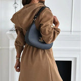 Gabardina con capucha y cinturón