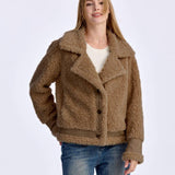 Chaqueta de piel de oveja con solapas