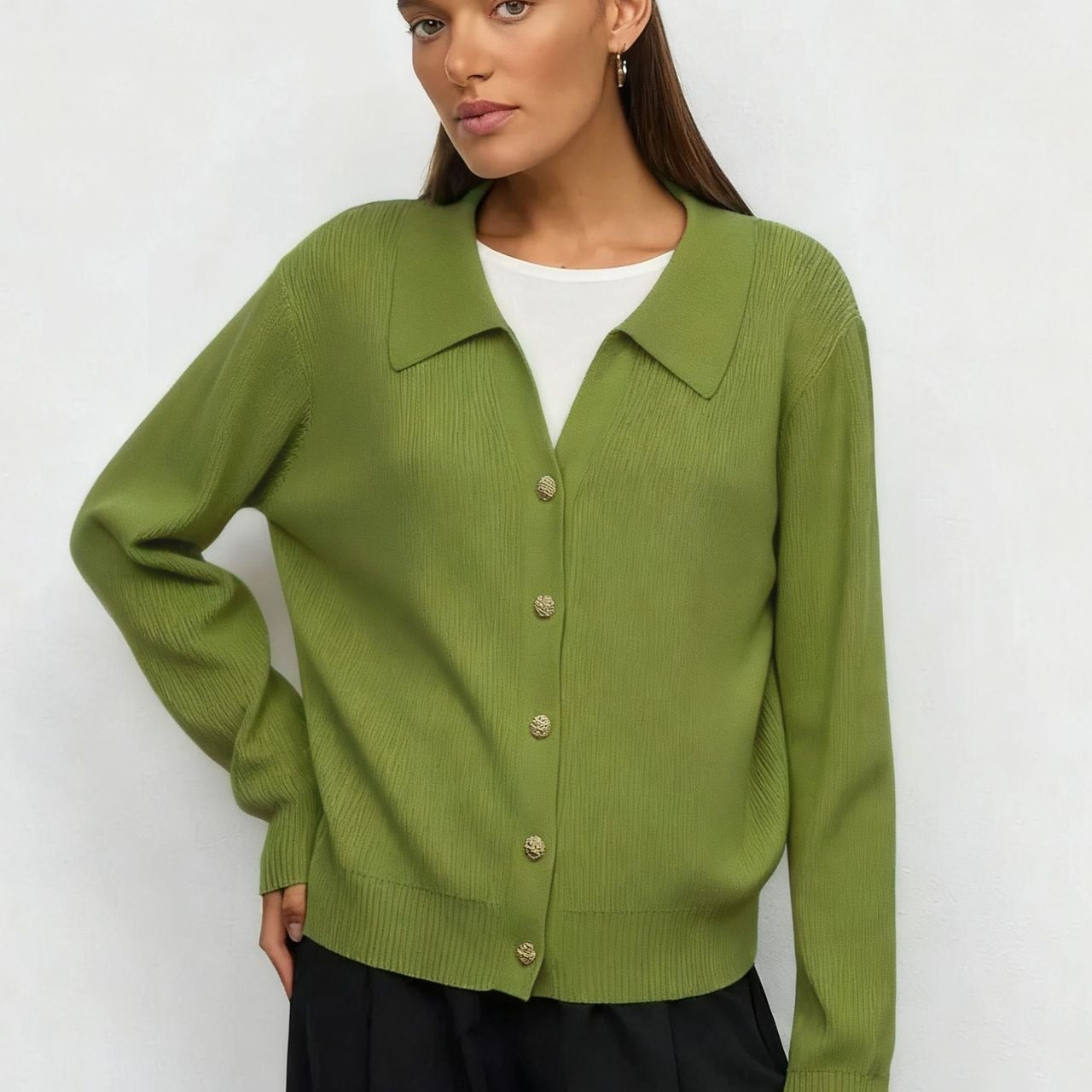 Chaleco liso con cuello en V y botones