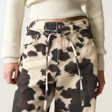 Vaqueros casuales con estampado de vaca vintage