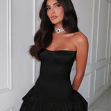 Vestido de noche sin tirantes, fruncido y estilo trapecio