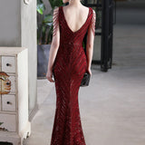 Elegante vestido de noche de sirena con lentejuelas