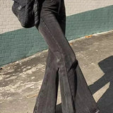 Vaqueros ajustados con pantalones de campana elásticos
