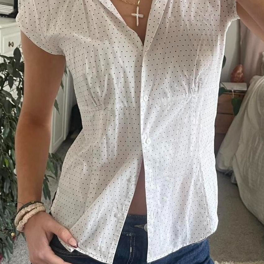Blusa versátil a cuadros rojos y blancos