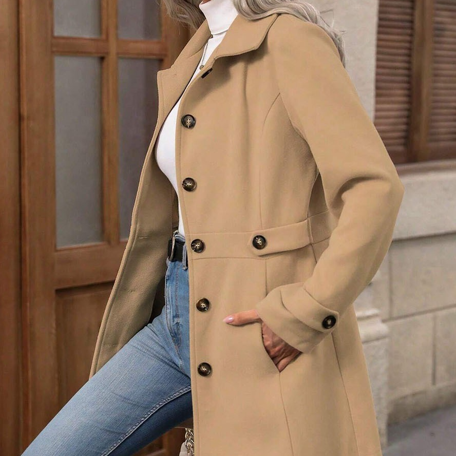 Elegante chaqueta de mezcla de lana con solapas con muescas y botones.