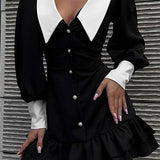 Elegante minivestido ajustado con cuello color block