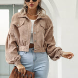 Chaqueta corta de pana con botones