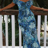 Vestido maxi sexy, sin tirantes, estampado, con volantes y ajustado.