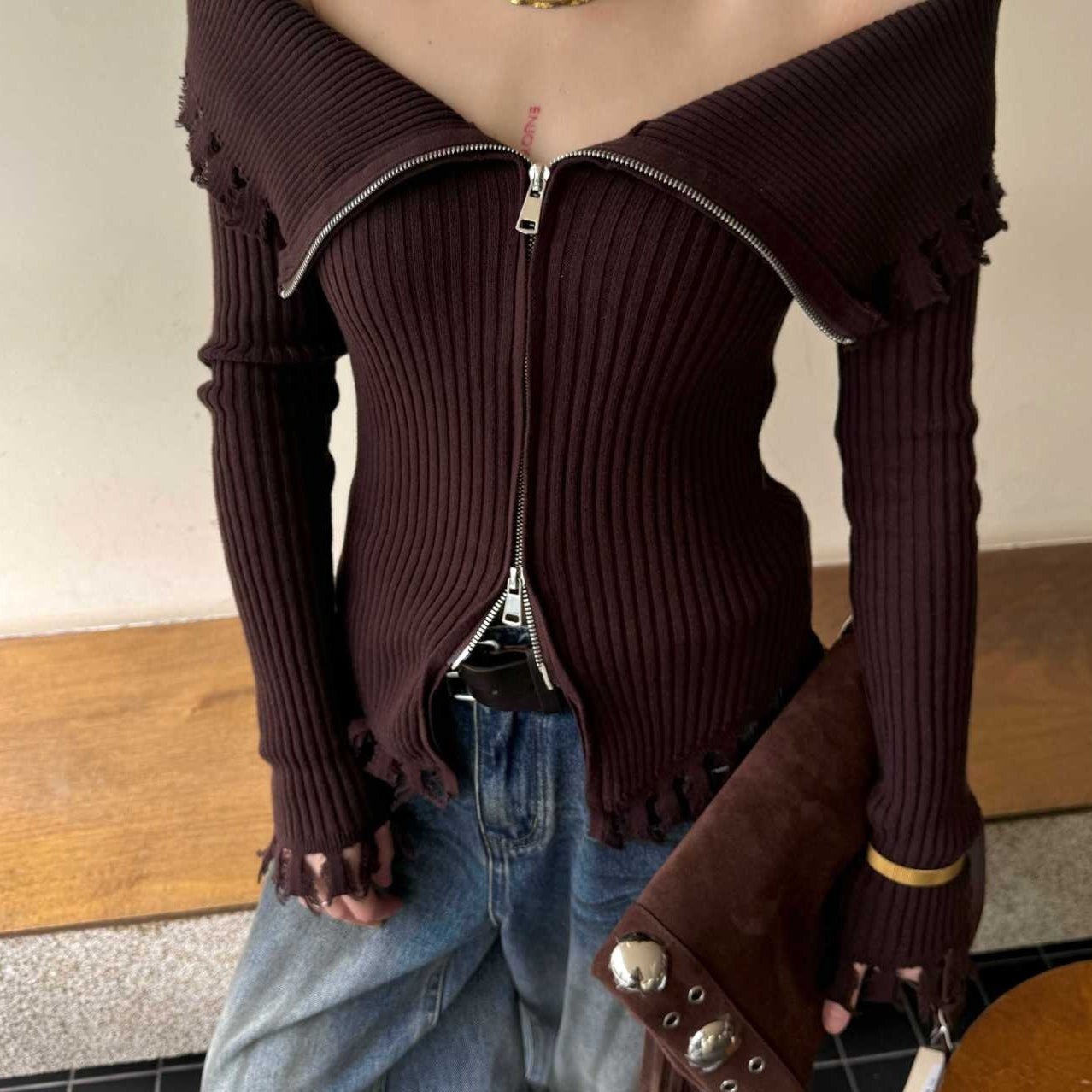 Blusa ajustada de cuello alto en punto lavado