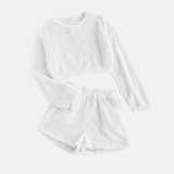 Conjunto de ropa de estar por casa para mujer: top corto de manga larga y pantalones cortos suaves de cintura alta.