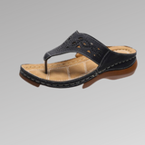 Sandalias para mujer – Diseño tipo chancla con tira para la puntera – Suela cómoda – Detalle de corte